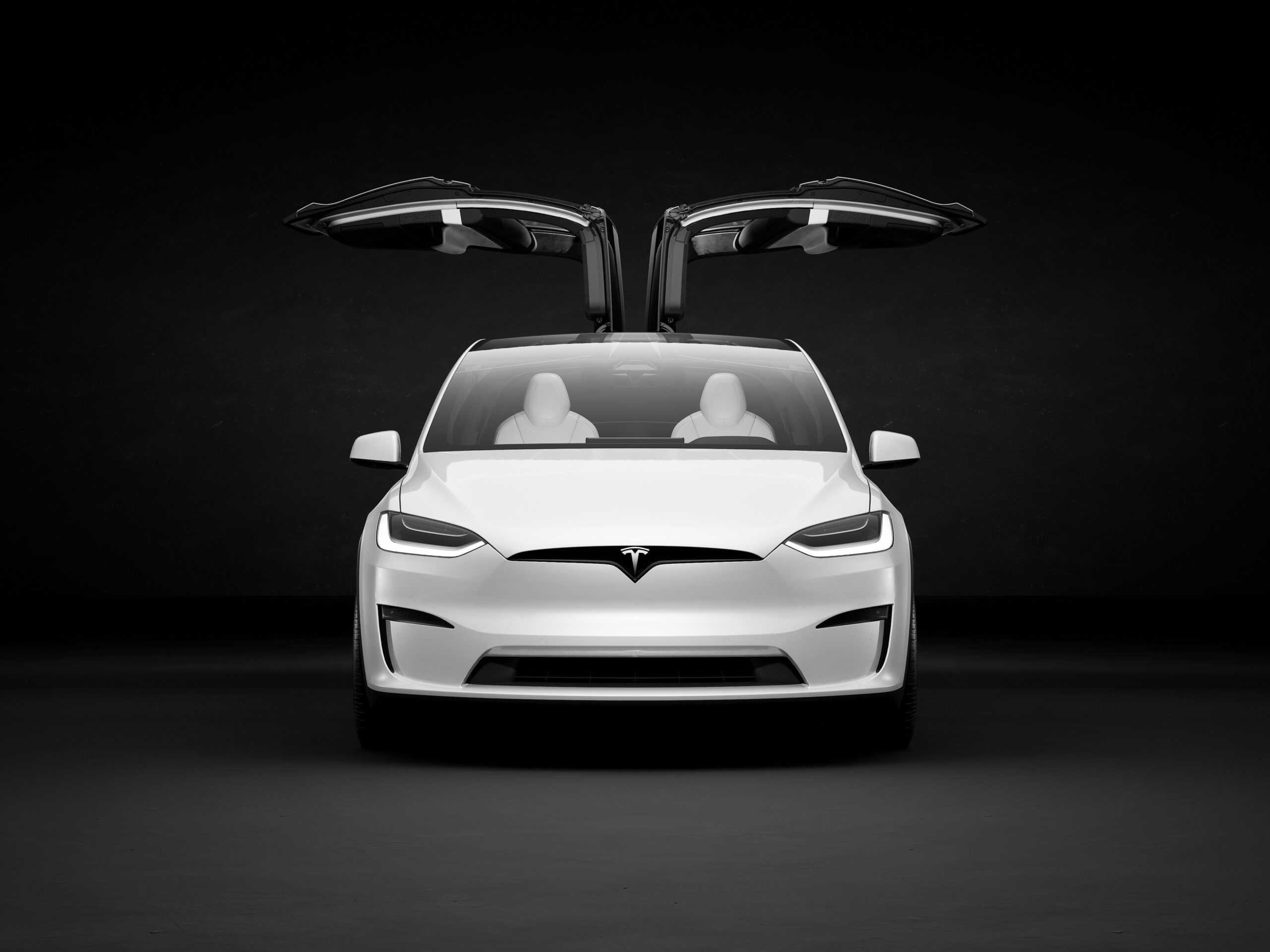 テスラ テスラジャパン、「Tesla Model X」を販売開始。航続距離542km。895万